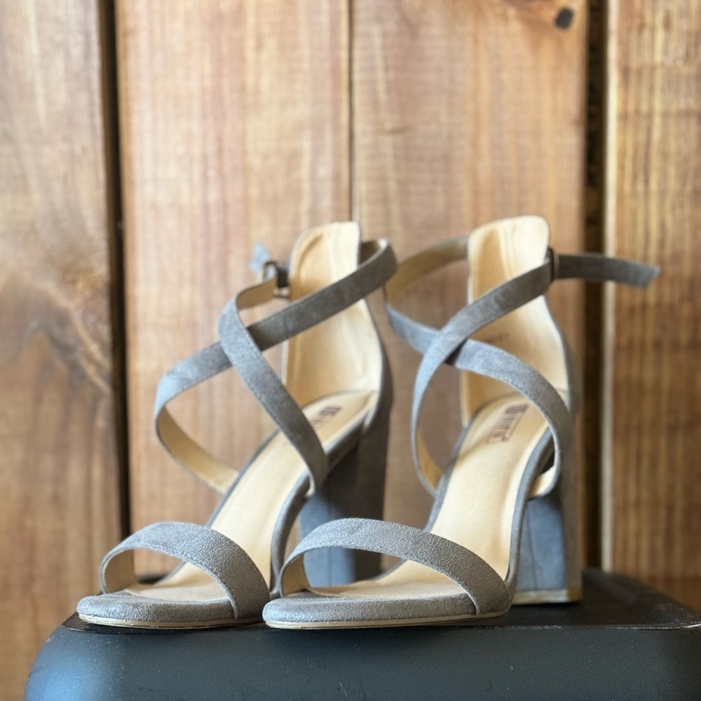 Gray Heels